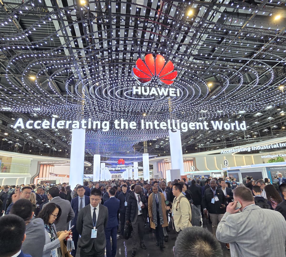HP partners with U.S.-blacklisted Huawei for licensing the Chinese company's WiFi tech