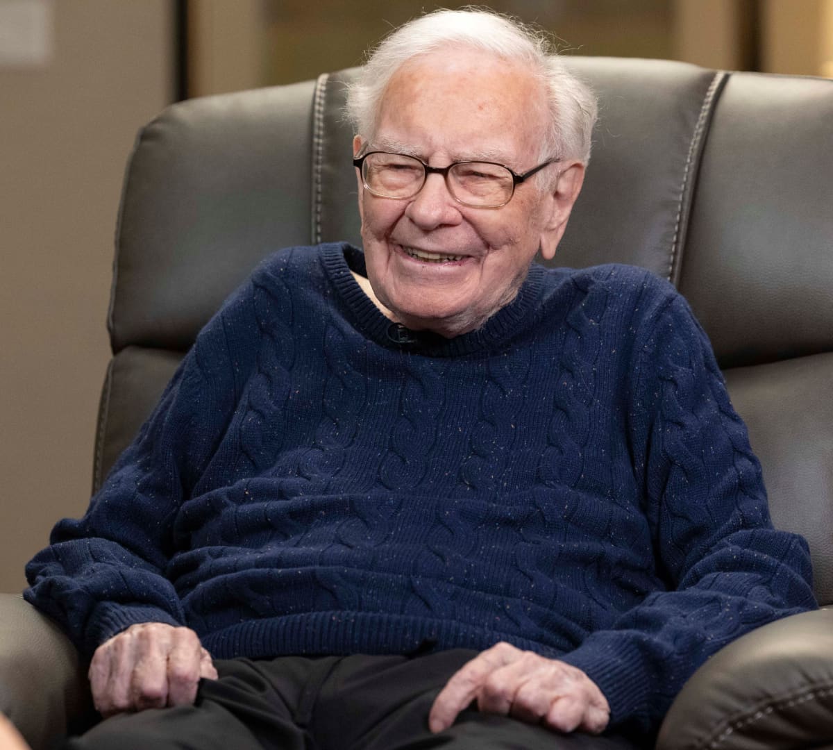 Buffett remains active at 96, but Berkshire's shares aren't doing much