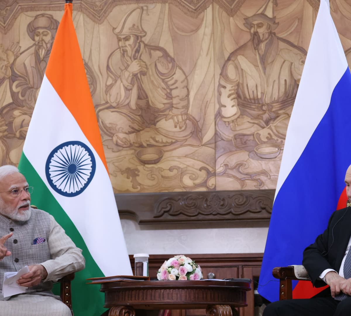 Indian PM Modi implores Putin to end Ukraine war amid U.S. tariff threat on Russian oil