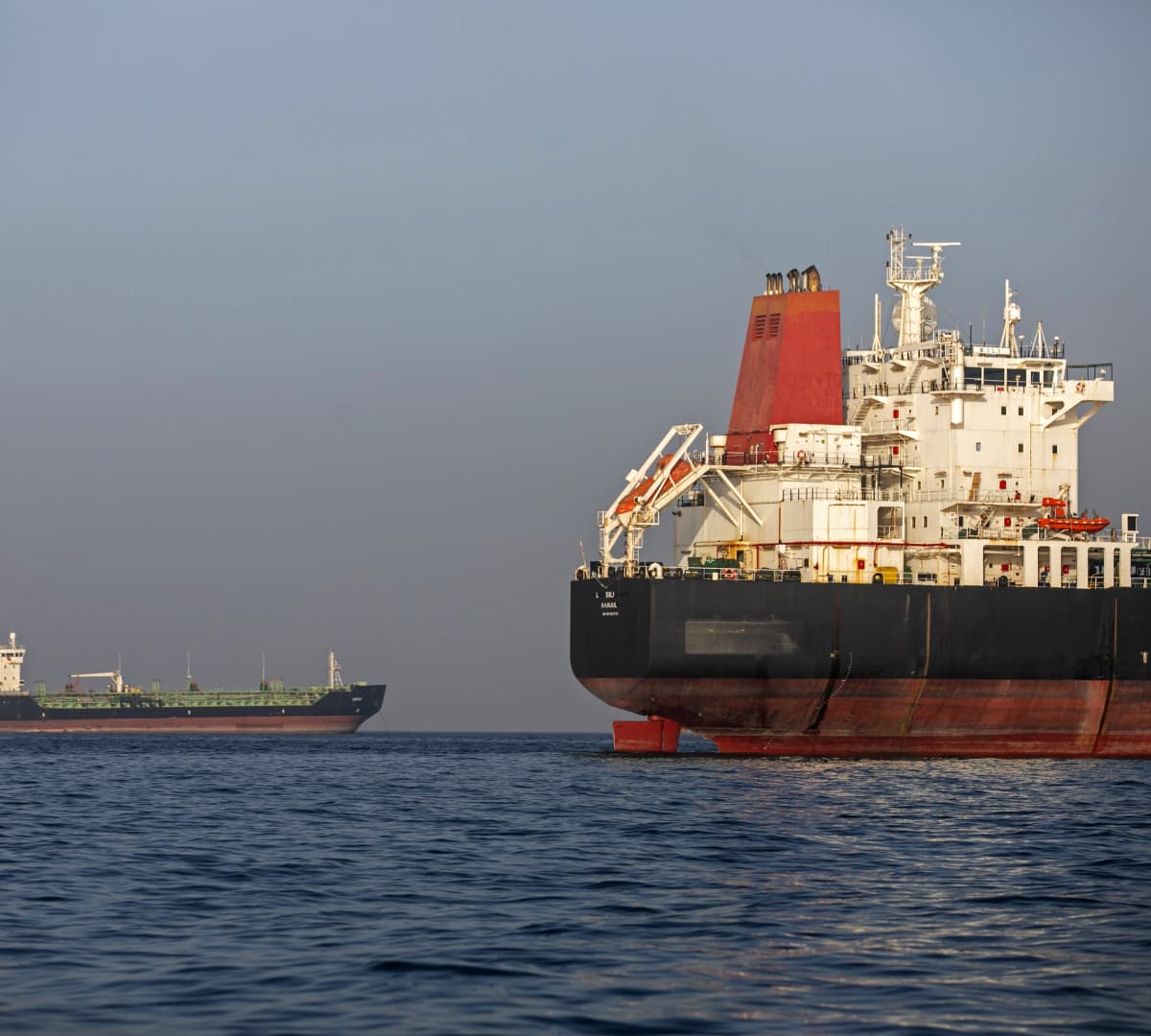 Oil prices rise to 6-week high after Iran and U.S. trade blows, Saudi Aramco facilities reportedly hit