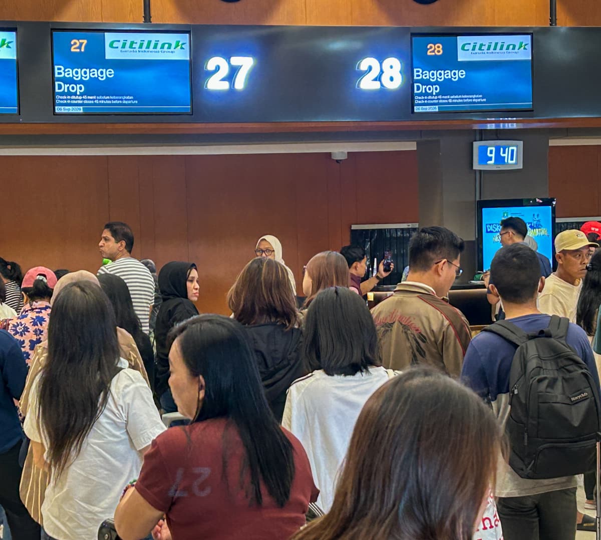 Volcano eruption disrupts hundreds of flights at Southeast Asia's second-busiest airport