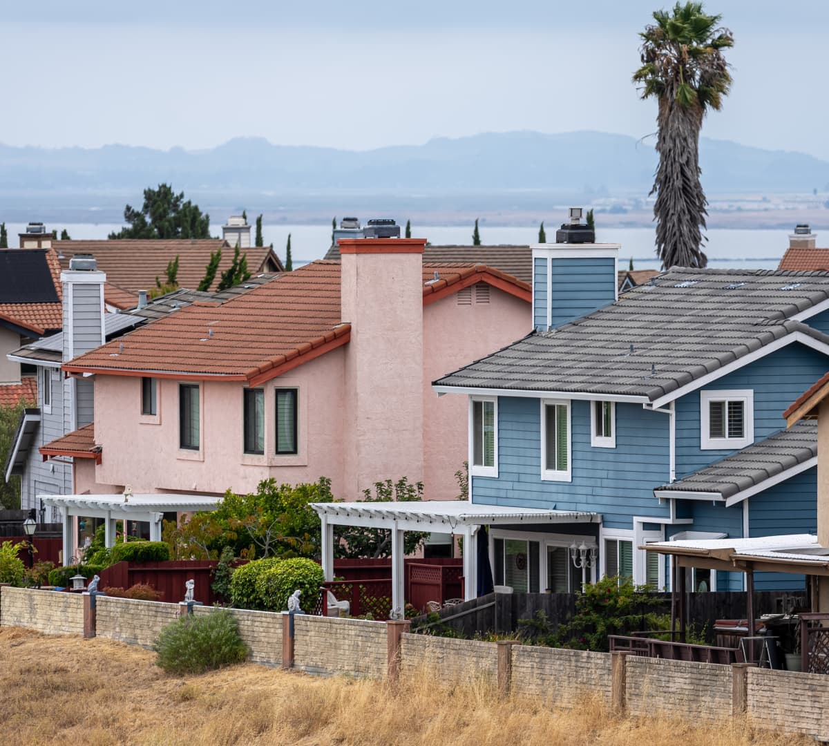 30-year fixed mortgage rate tops 7% for the first time in over a year