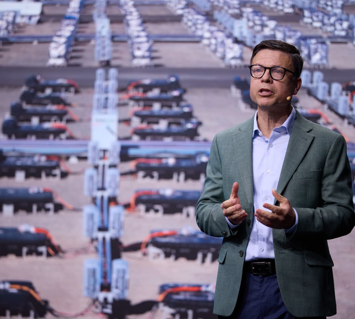 GM plans U.S. battery development as Trump's DOT attacks Ford for China ties