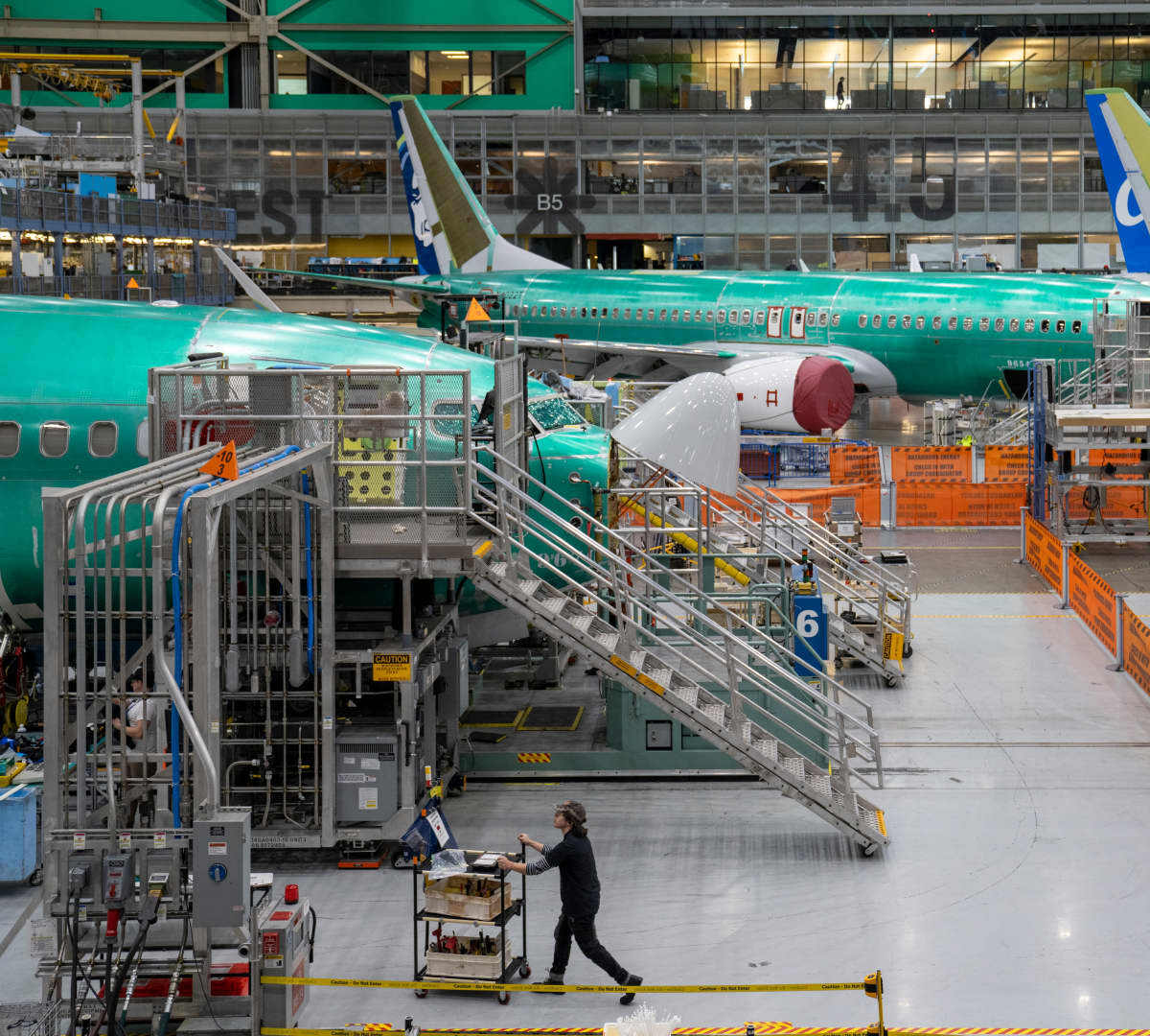Boeing stock sinks 9% as company says it won't significantly ramp up 737 Max production until late 2027